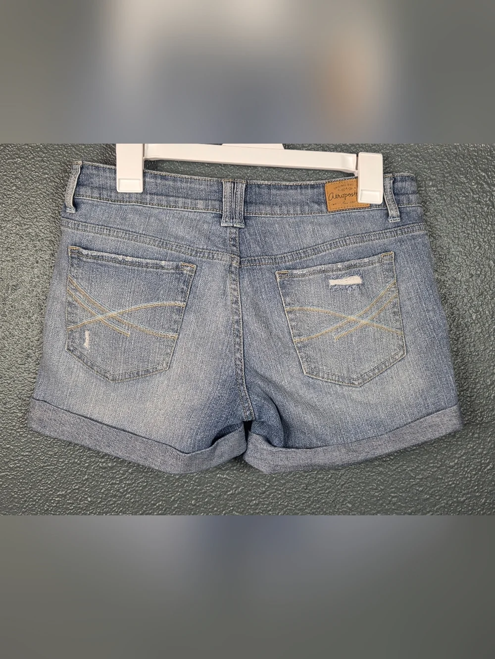 Aeropostale Distressed Shorts Sz 7/8 Midi Med. Wash Cuffed Blue Denim Low Rise - Picture 2 of 5